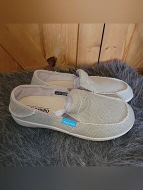 WalkHero Womens  Beige Canvas Slip-On Shoes Size 10